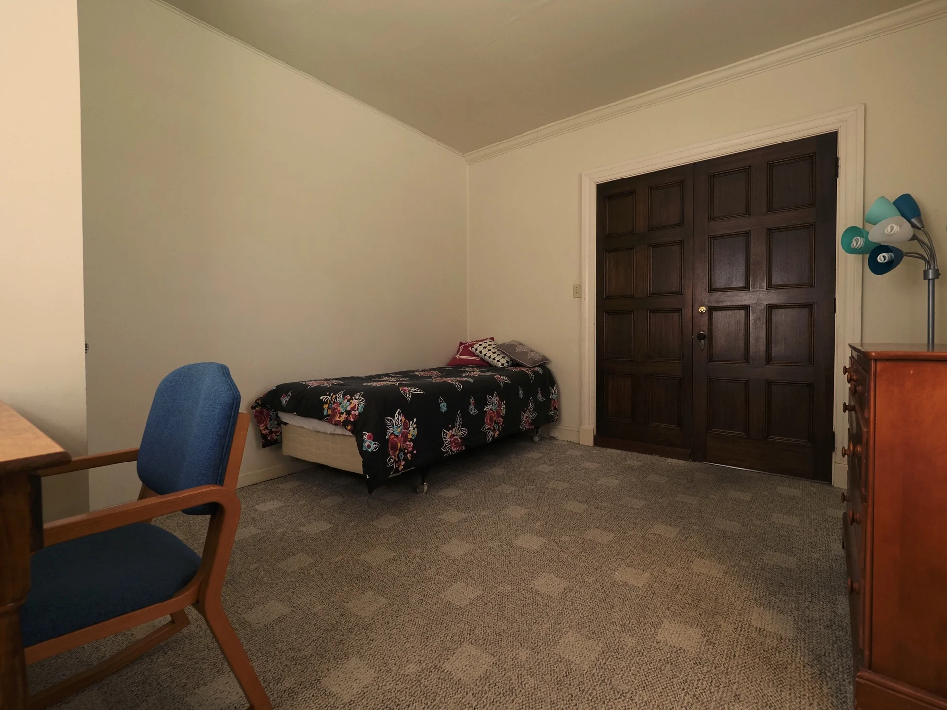 326 Room 11-2