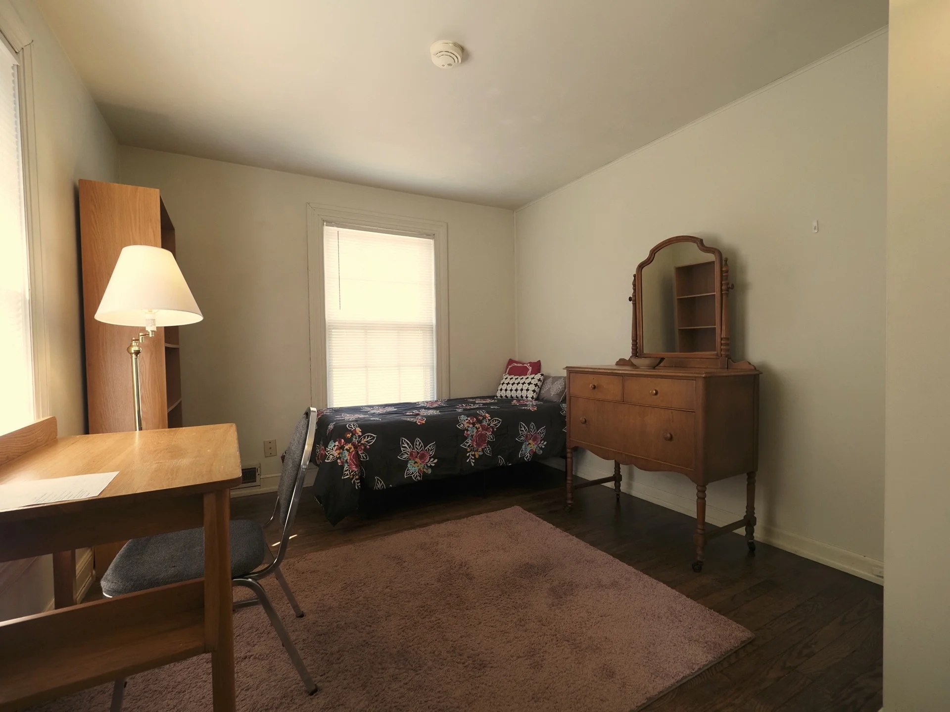 326 Room 24